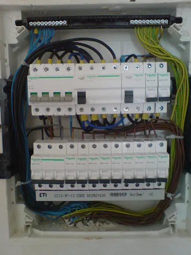 Dawid Kurek Elekt-Throne . Usługi Elektryczne i Pomiarowo Dozorowe